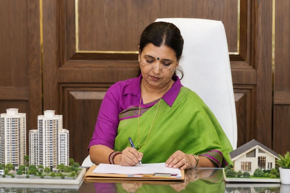 Maharashtra Speeds Up Slum Rehabilitation in Mumbai and Pune With Strong Push for Faster Housing Projects